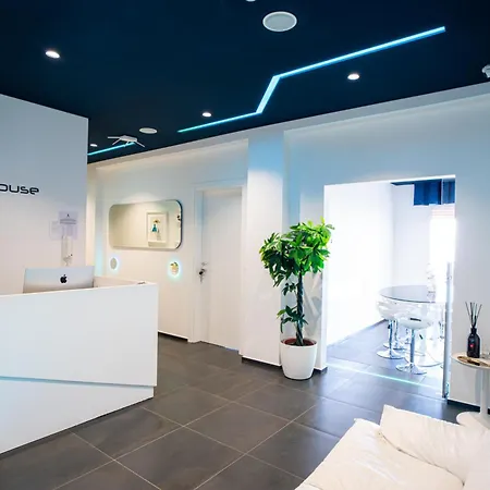 Skyhouse Beverello 4*