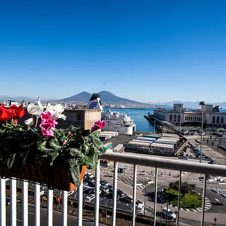 Skyhouse Beverello 4* Neapol