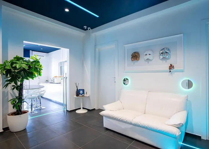 Skyhouse Beverello Νάπολη