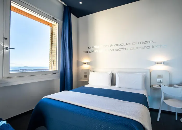 Skyhouse Beverello 4* Νάπολη