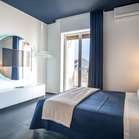 Oda ve Kahvaltı Skyhouse Beverello Napoli