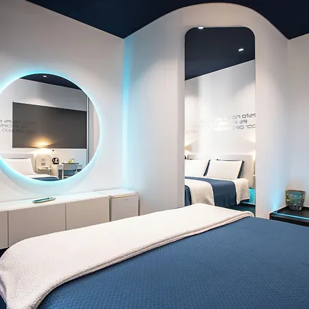Skyhouse Beverello 4* Naples