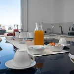 Skyhouse Beverello Bed & Breakfast