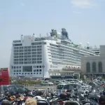Skyhouse Beverello Neapol
