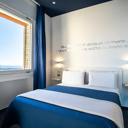 Skyhouse Beverello 4* Nápoly