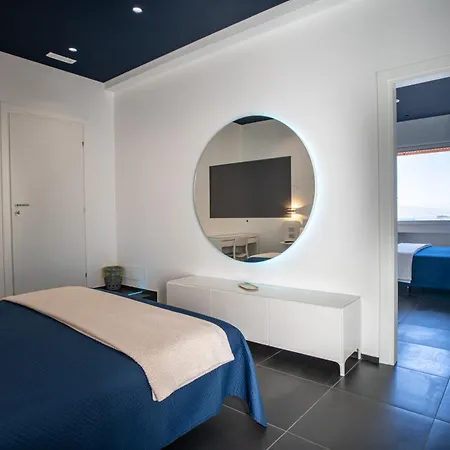 Skyhouse Beverello Neapol