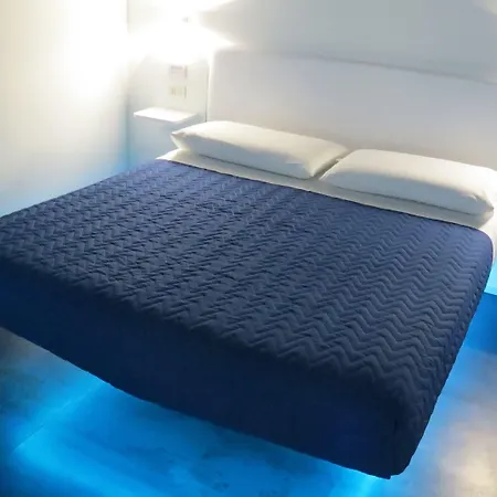 Skyhouse Beverello Nocleg ze śniadaniem 4*