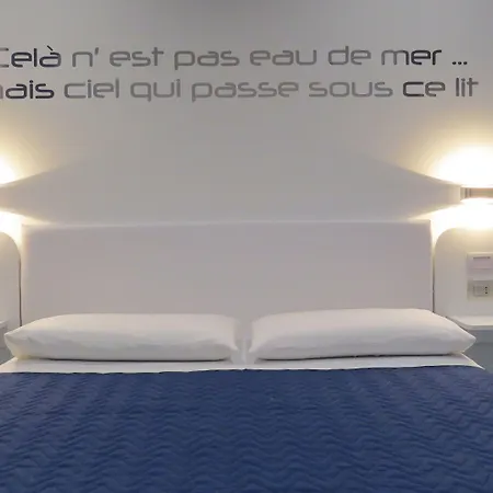 Skyhouse Beverello 4* Neapol