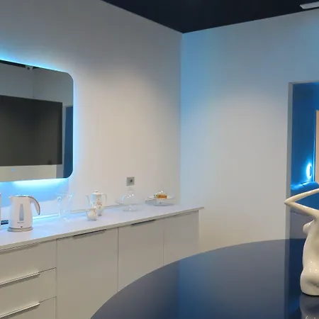 Skyhouse Beverello Oda ve Kahvaltı Napoli