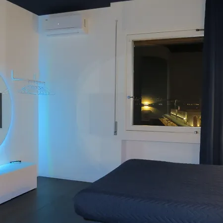 Skyhouse Beverello 4* Neapol