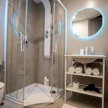 Skyhouse Beverello فندق مبيت وإفطار 4*