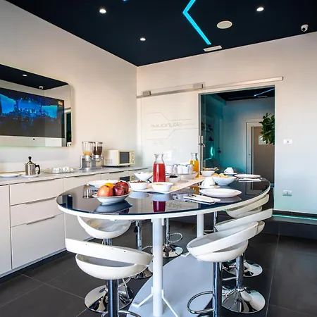 Skyhouse Beverello