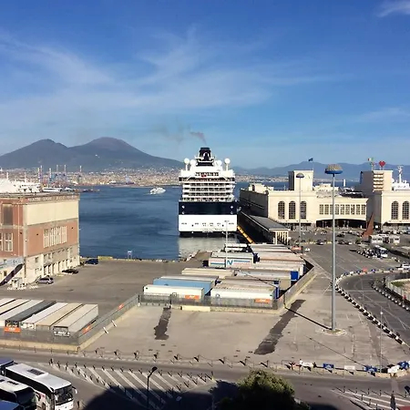 Skyhouse Beverello 4*